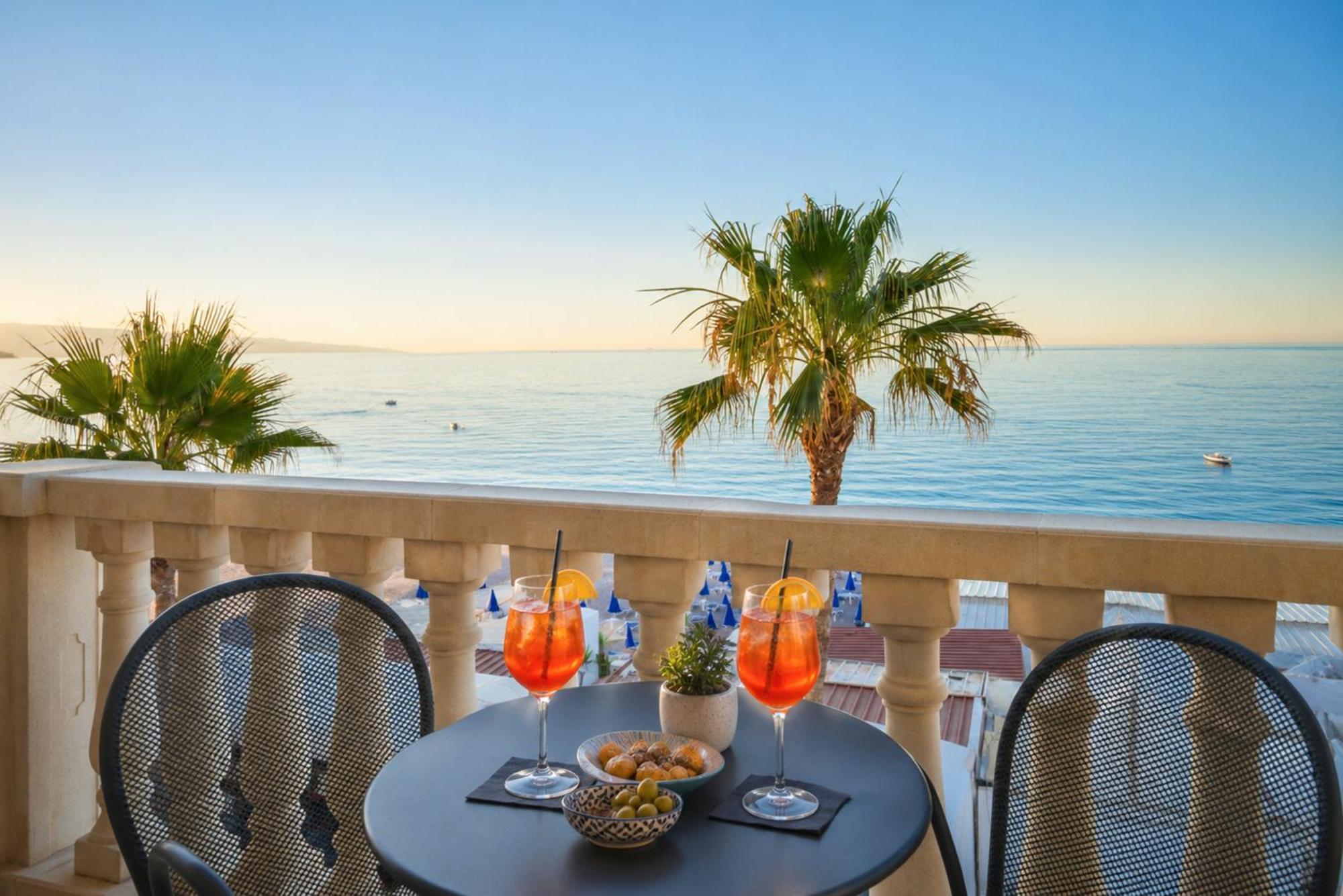 Deluxe Double or Twin Room Sea View